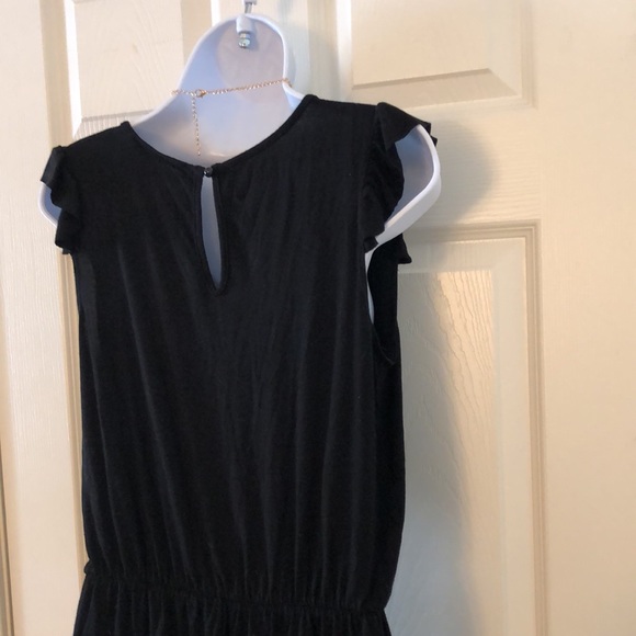 Black Flutter Sleeve Romper - Picture 14 of 15